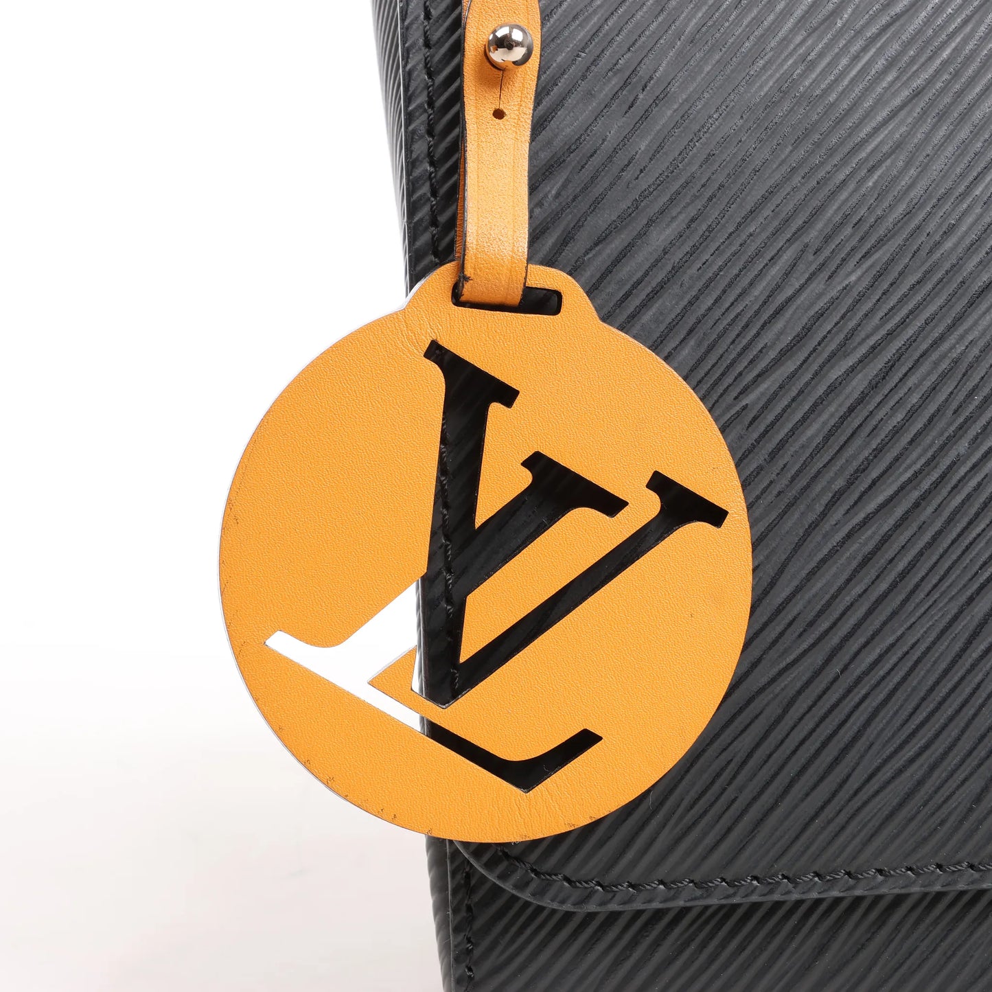 Louis Vuitton Twist MM Epi Leather Shoulder Bag in Black M53921