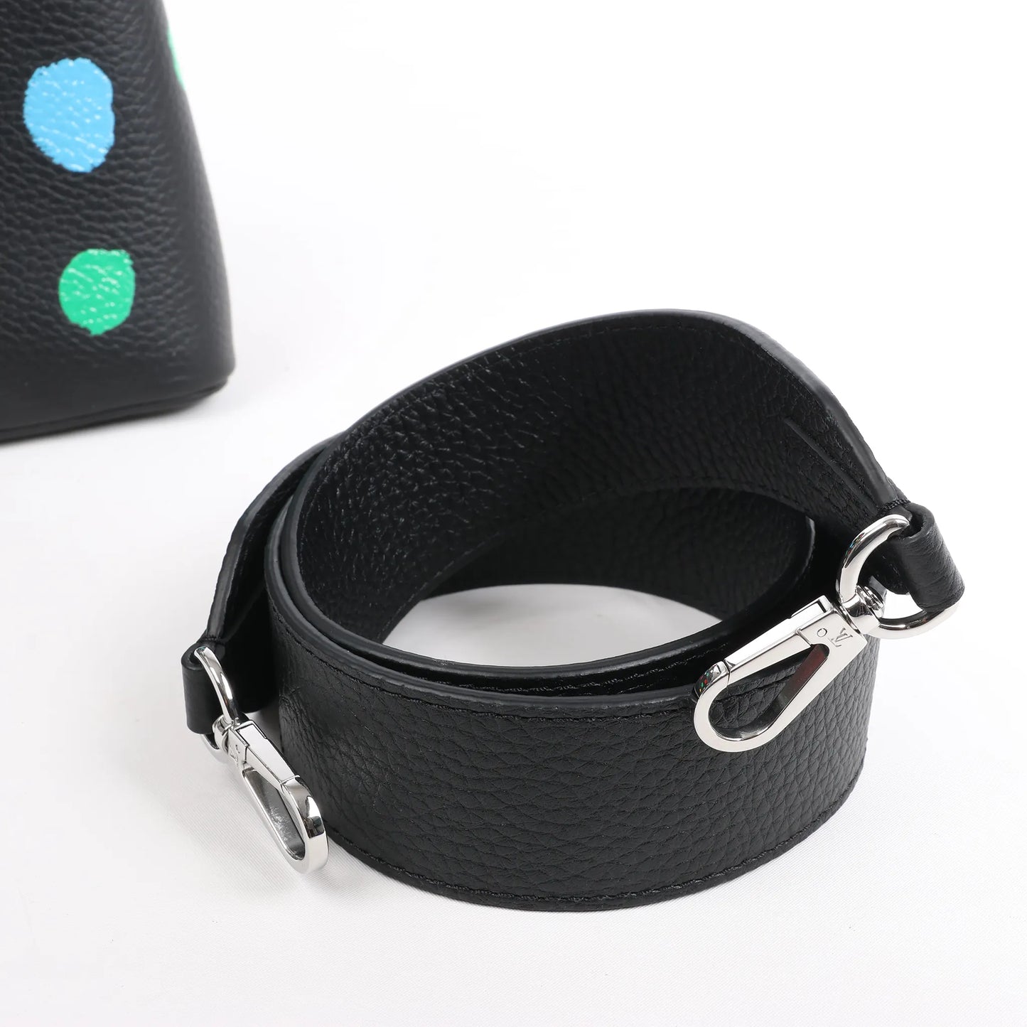 Louis Vuitton x Taurillon Capucines MM 2Way Handbag in Black M21663