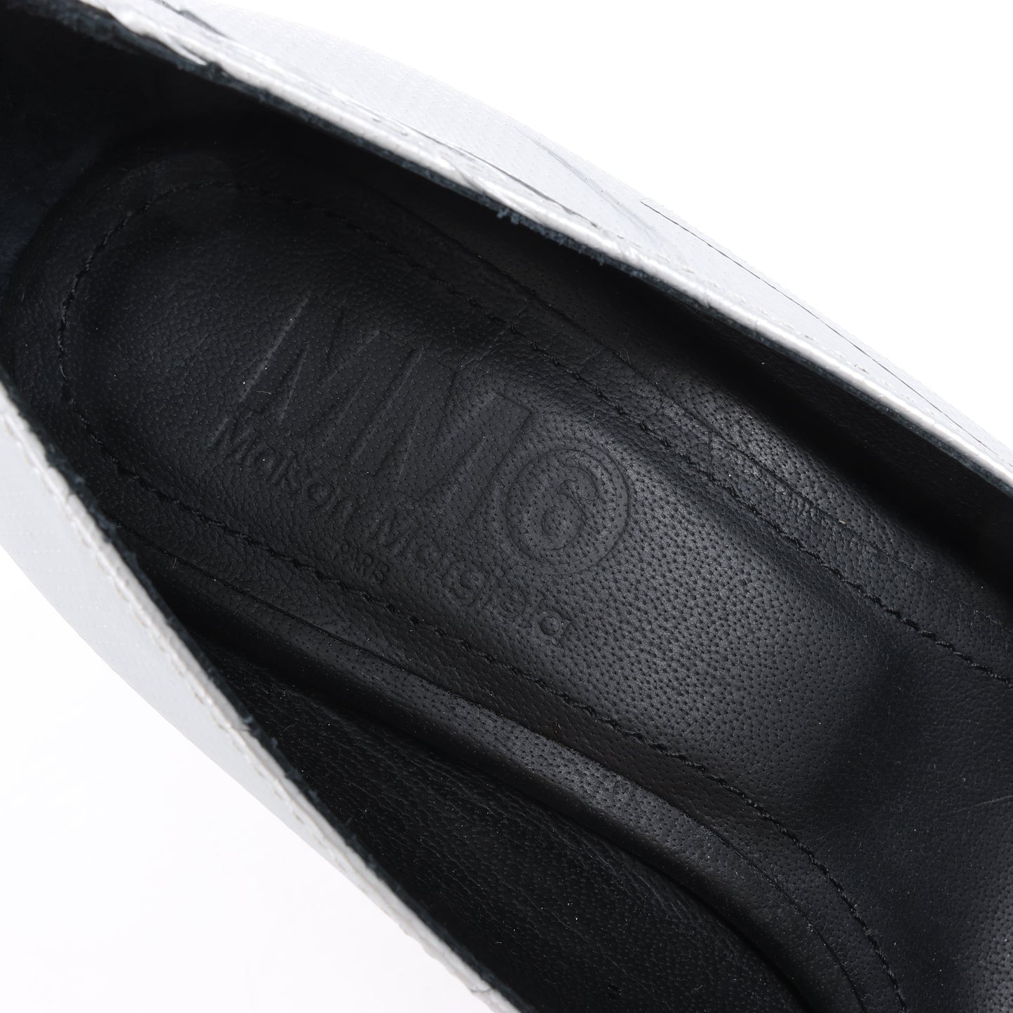 MAISON MARGIELA MM6 9 cm Laminated Leather Pumps in Silver, Size 37 EU