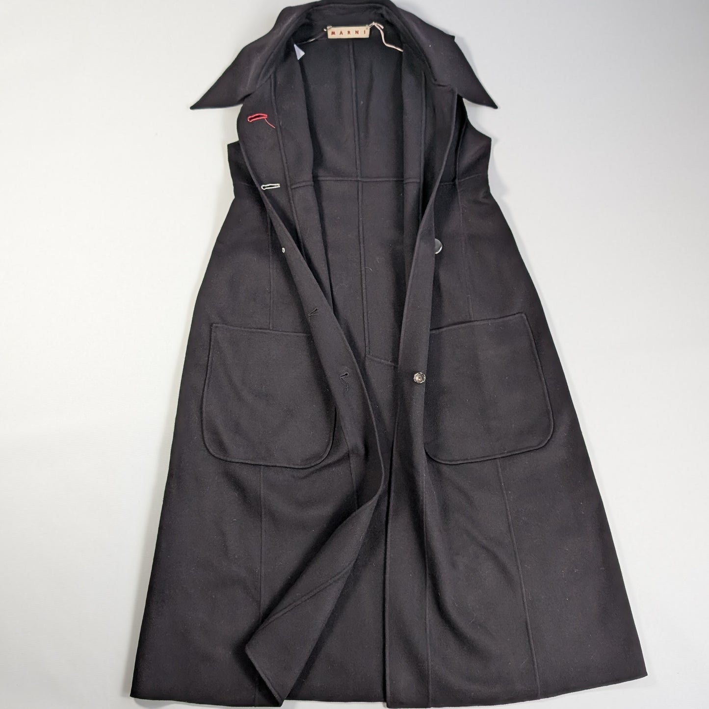 Robe noire sans manches Marni, taille 44