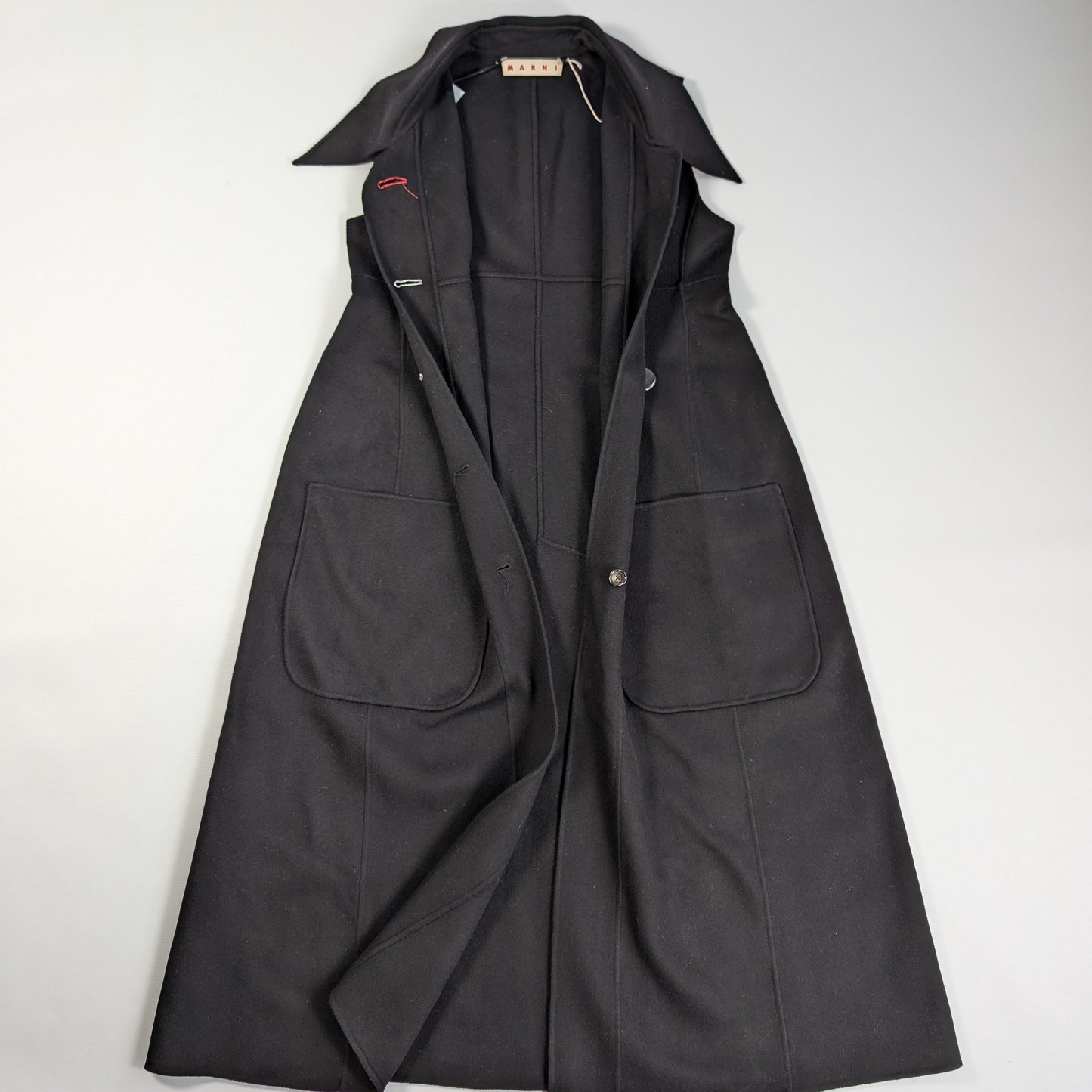 Robe noire sans manches Marni, taille 44