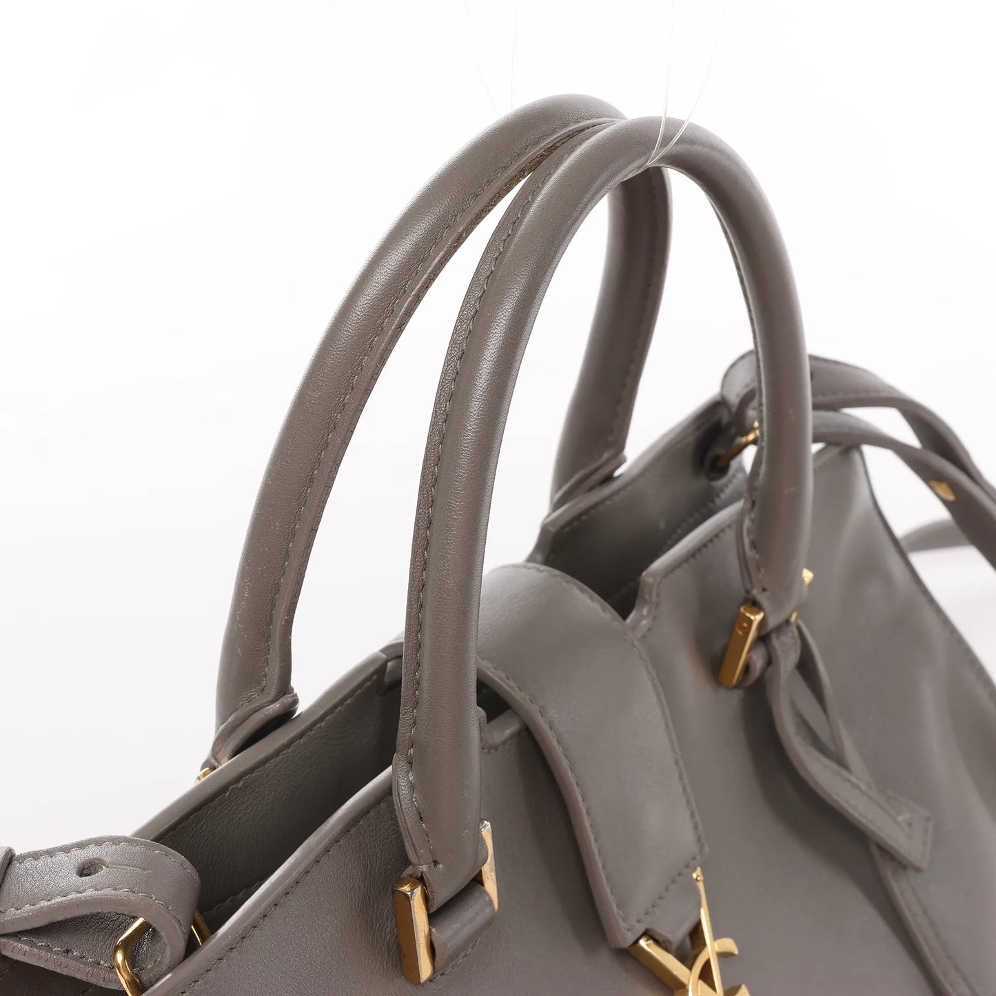Saint Laurent Paris Baby Cabas 2-Wege-Handtasche aus Leder in Grau 424868
