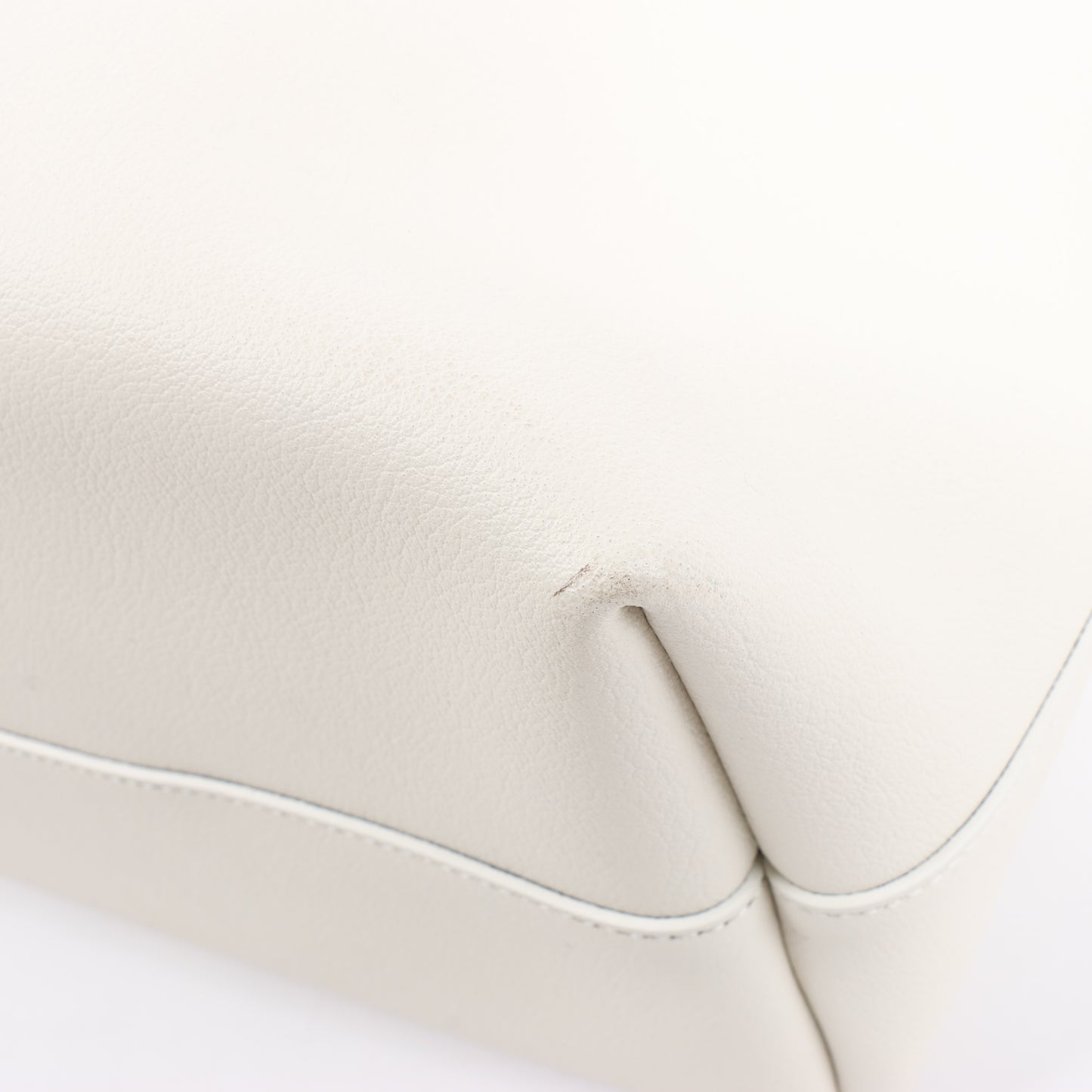 Saint Laurent Paris Sac Shopping Leather Shoulder bag in Ecru 394195
