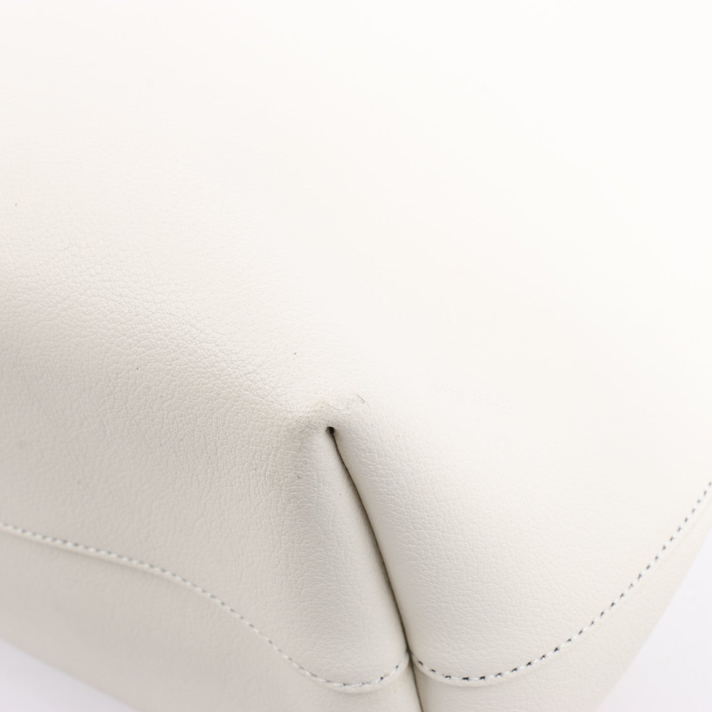 Saint Laurent Paris Sac Shopping Leather Shoulder bag in Ecru 394195