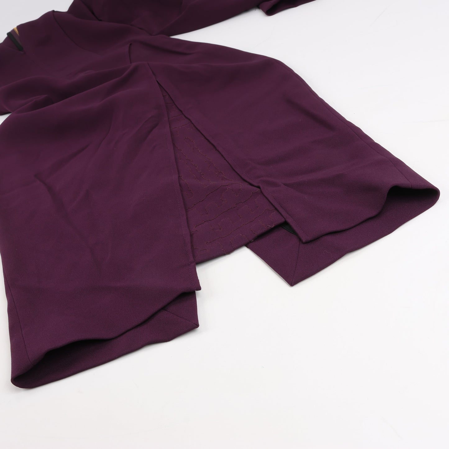 Roland Mouret Deep V-Neck Fitted Midi Dress in Plum – EU 34
