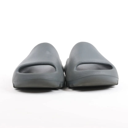 Adidas Yeezy „Slate Marine“ Sandalen in Grau, Größe 40 EU