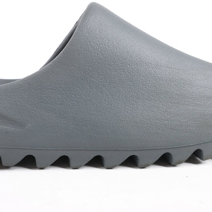 Adidas Yeezy „Slate Marine“ Sandalen in Grau, Größe 40 EU