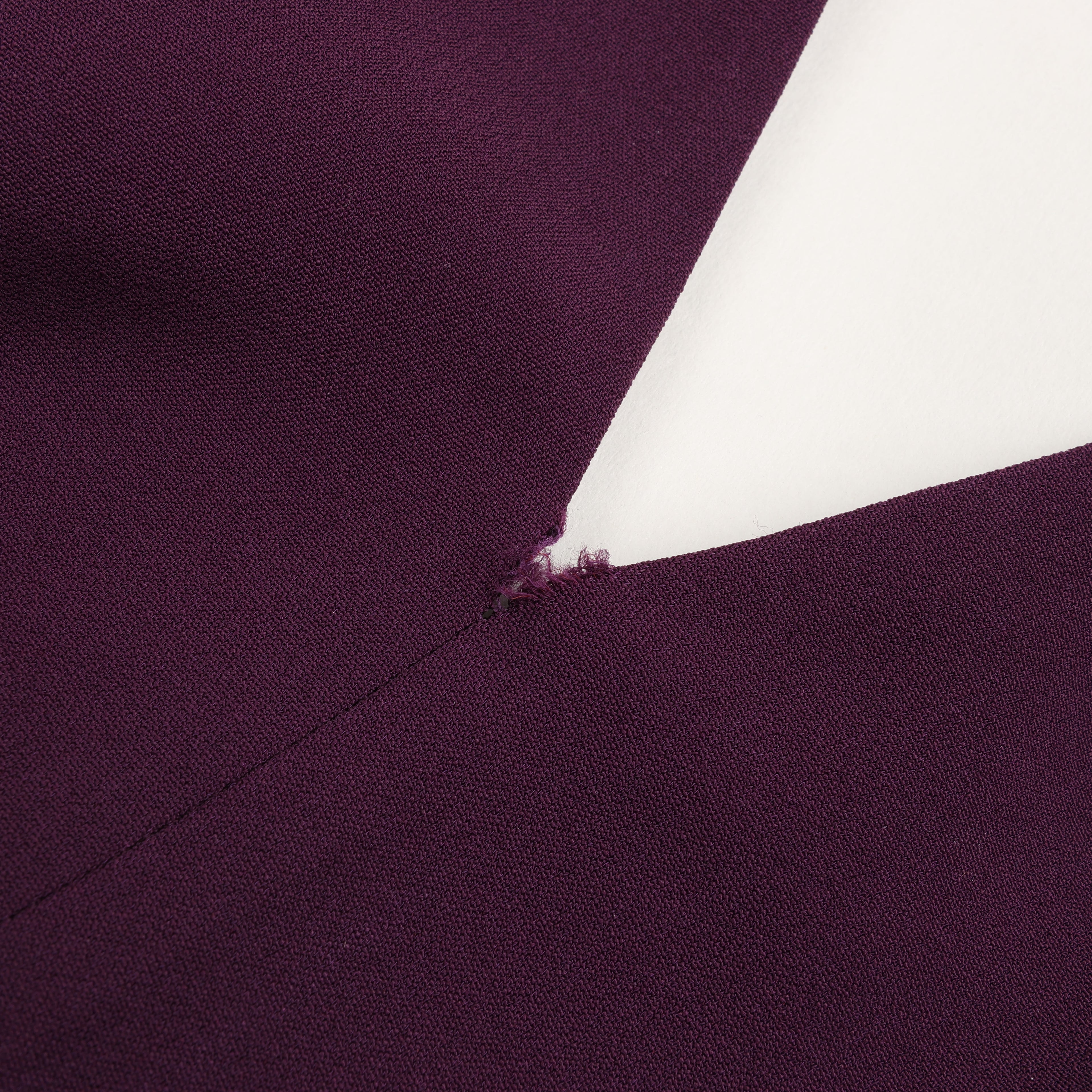 Roland Mouret Deep V-Neck Fitted Midi Dress in Plum – EU 34