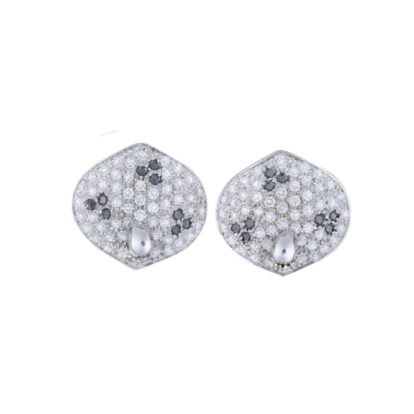 Boucles d'oreilles en diamant noir non signé K18WG 10,6 g, 2,45 ct