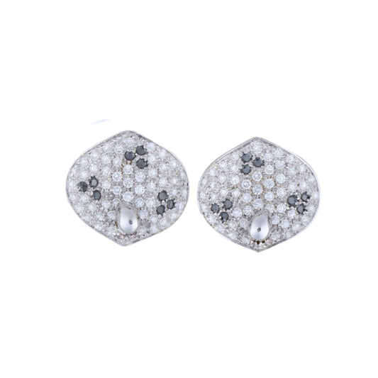 Non Signe / Unsigned Black diamond Earrings K18WG 10.6g, 2.45 ct