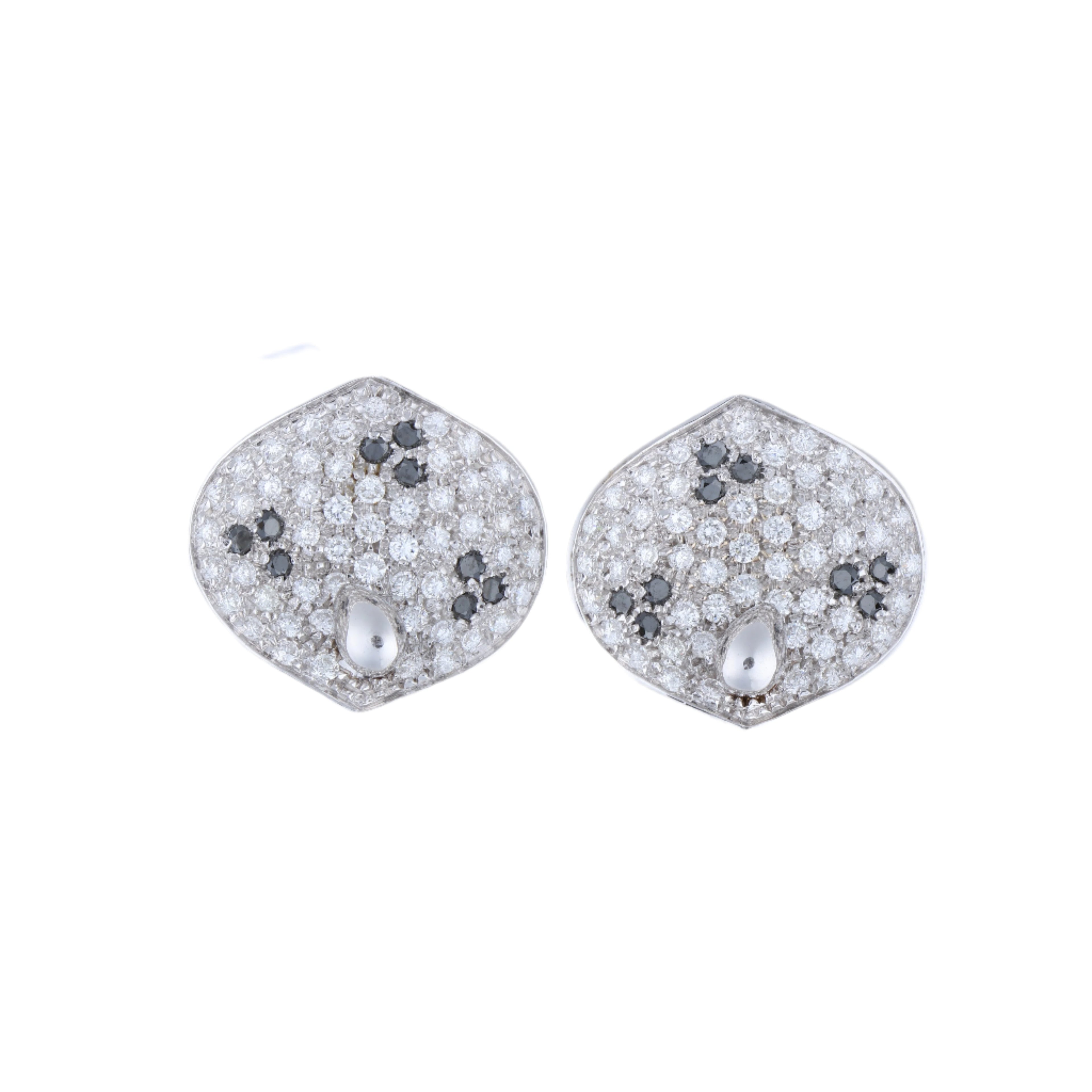 Non Signe / Unsigned Black diamond Earrings K18WG 10.6g, 2.45 ct