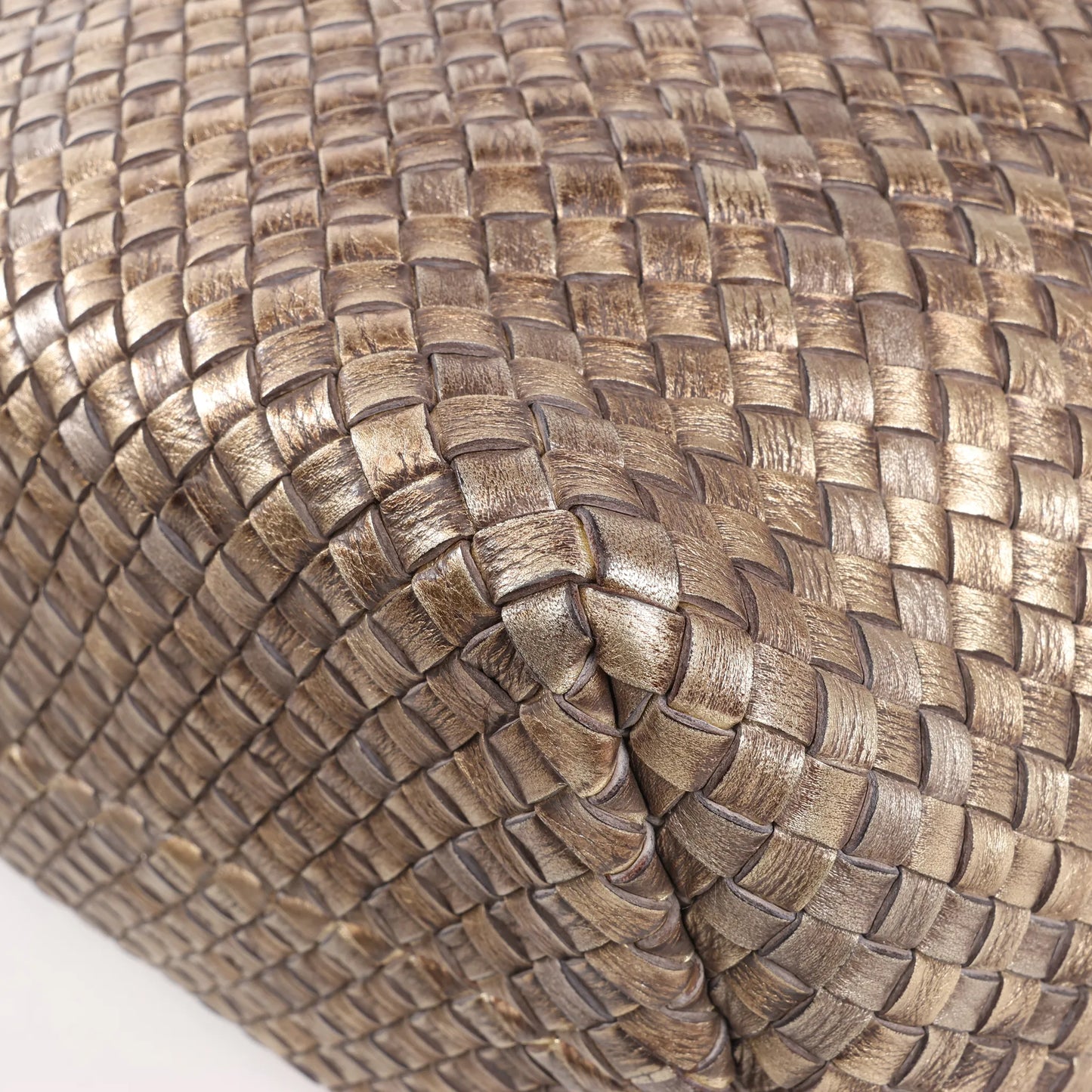 Bottega Veneta Cabas MM Intrecciato Leather Shoulder Bag in Gold