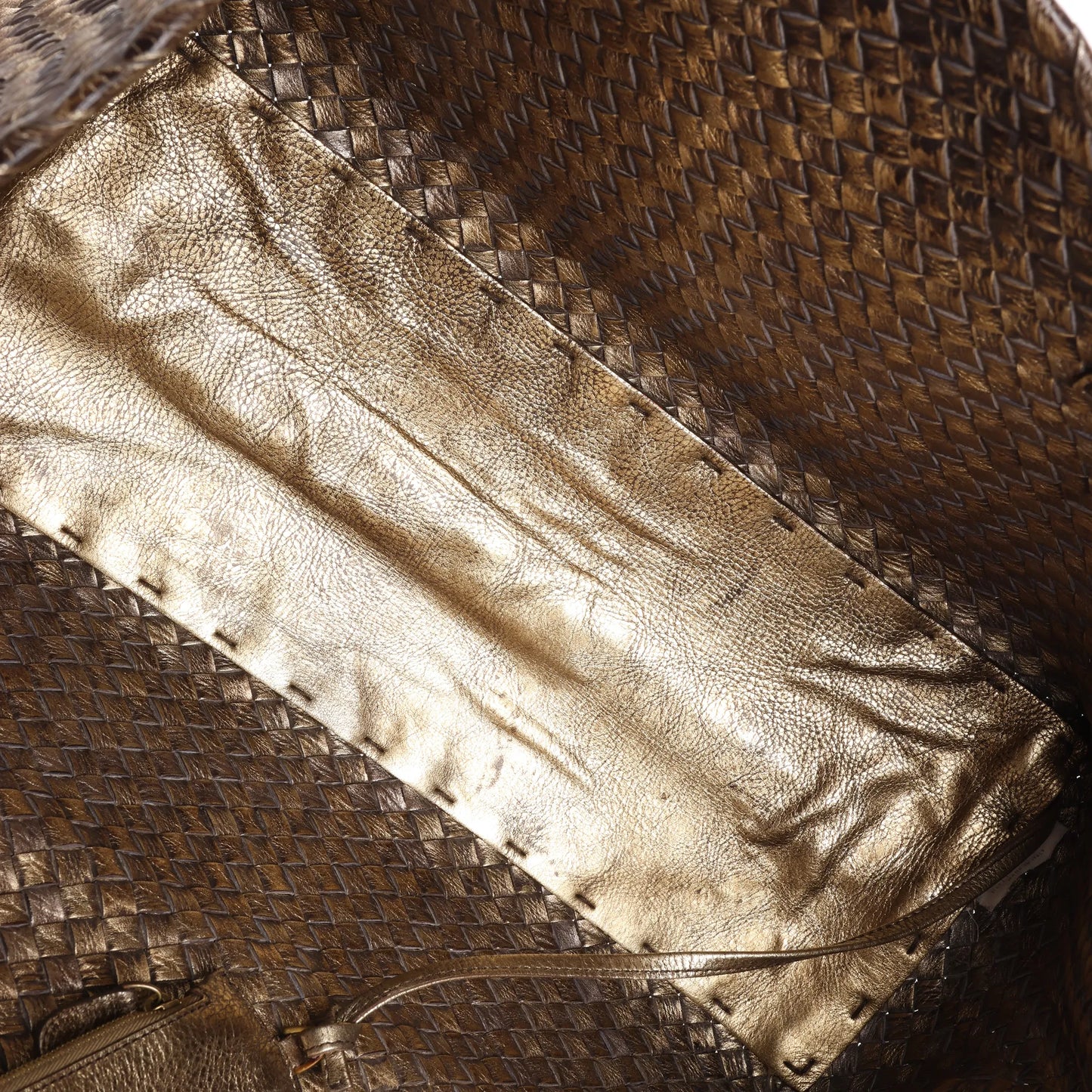 Bottega Veneta Cabas MM Intrecciato Leather Shoulder Bag in Gold