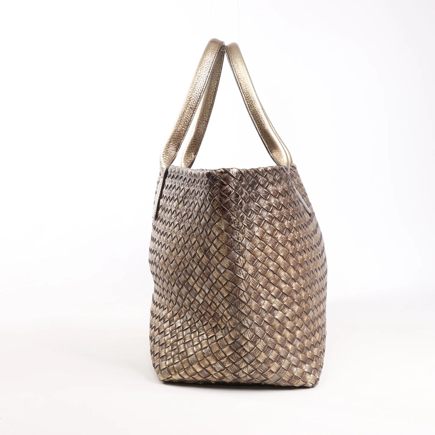 Bottega Veneta Cabas MM Intrecciato Leather Shoulder Bag in Gold