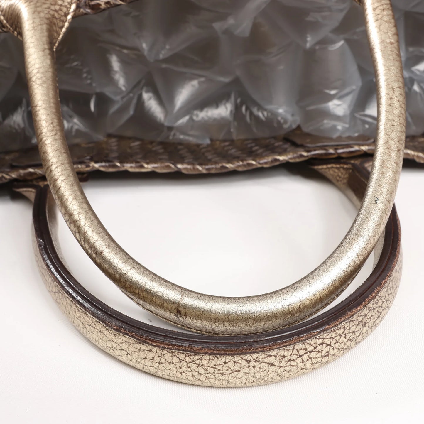 Bottega Veneta Cabas MM Intrecciato Leather Shoulder Bag in Gold