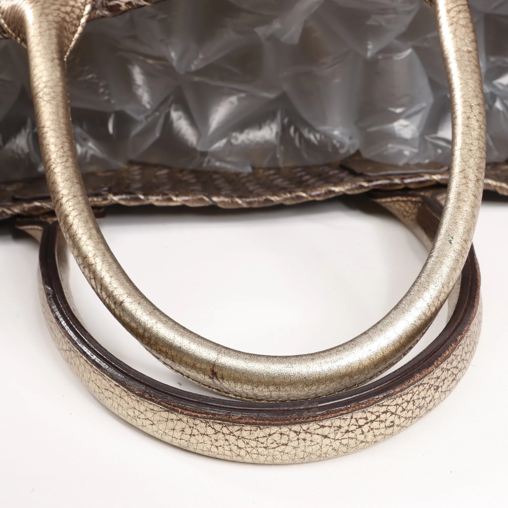 Bottega Veneta Cabas MM Intrecciato Leather Shoulder Bag in Gold