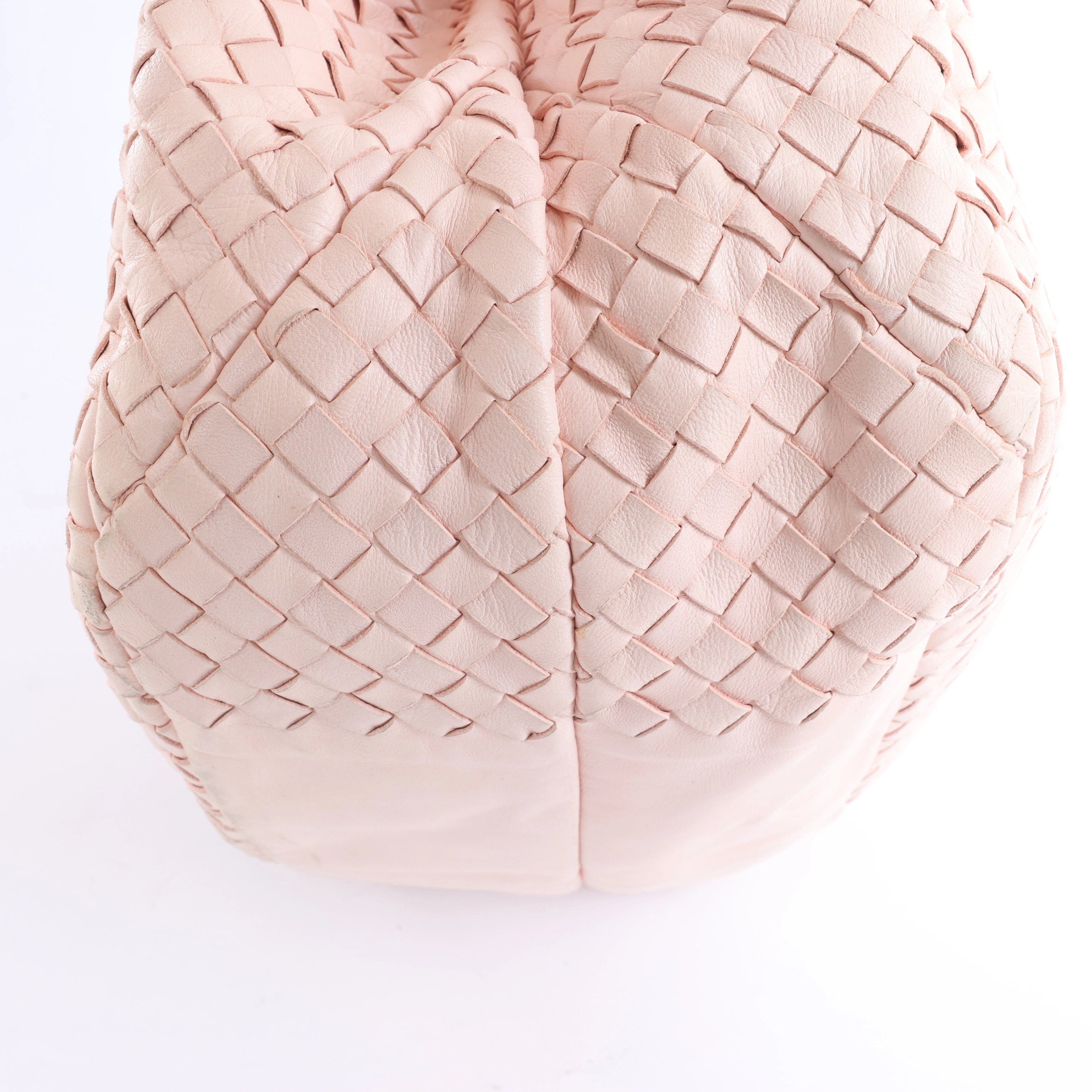 Bottega Veneta Campana Intrecciato Leather Shoulder bag in Pink 125787