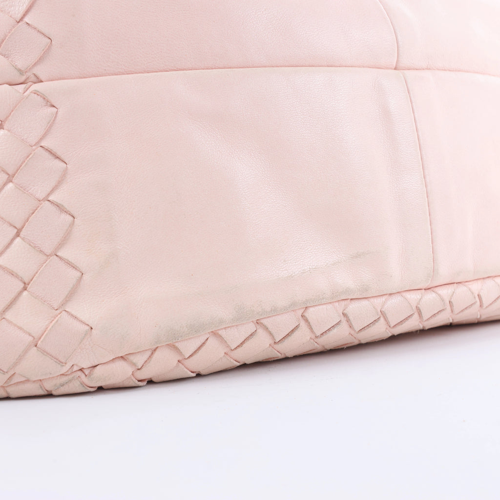 Bottega Veneta Campana Intrecciato Leather Shoulder bag in Pink 125787