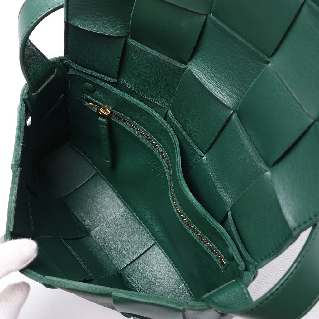 Bottega Veneta Cassette Maxi Intrecciato Leather Crossbody Bag in Green