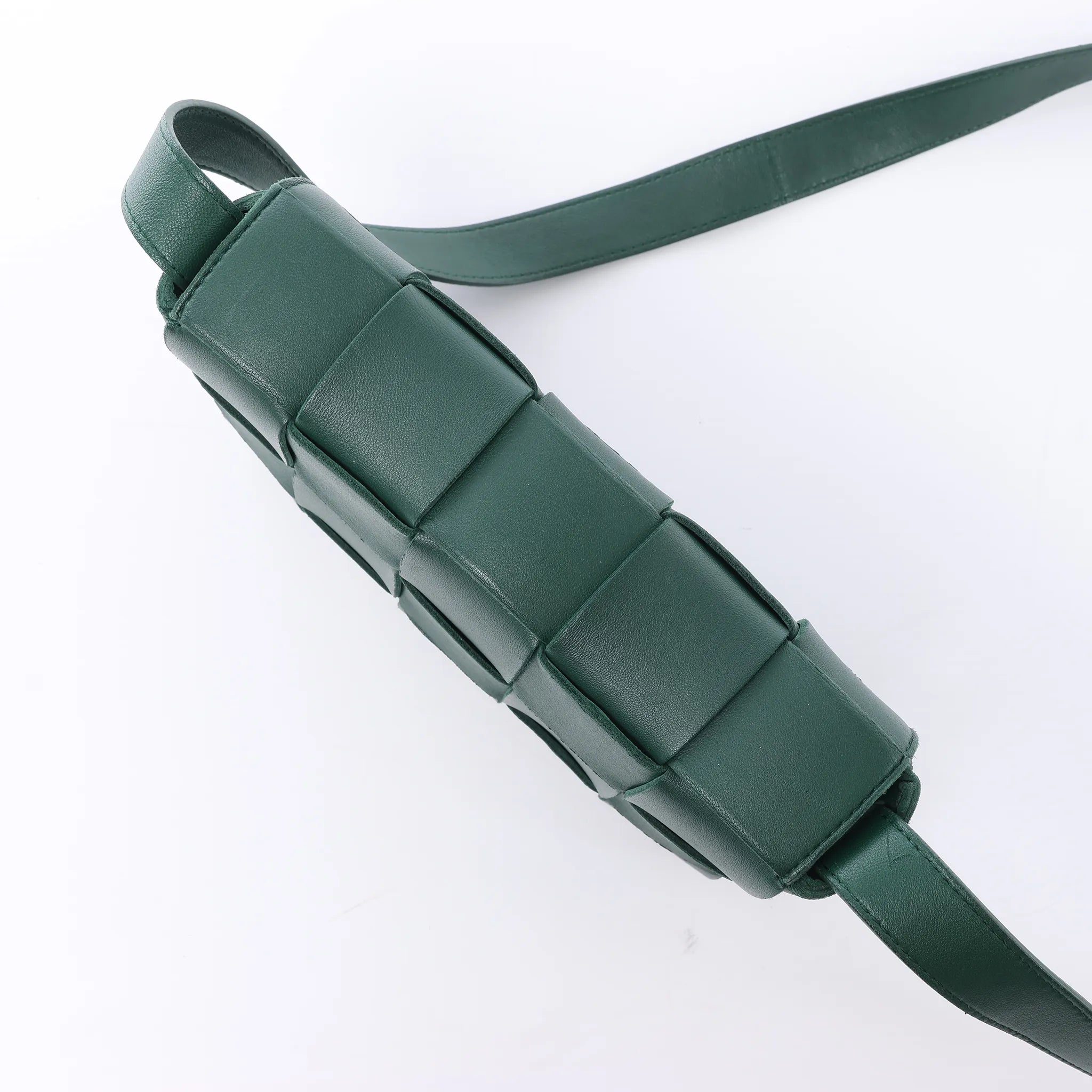Bottega Veneta Cassette Maxi Intrecciato Leather Crossbody Bag in Green