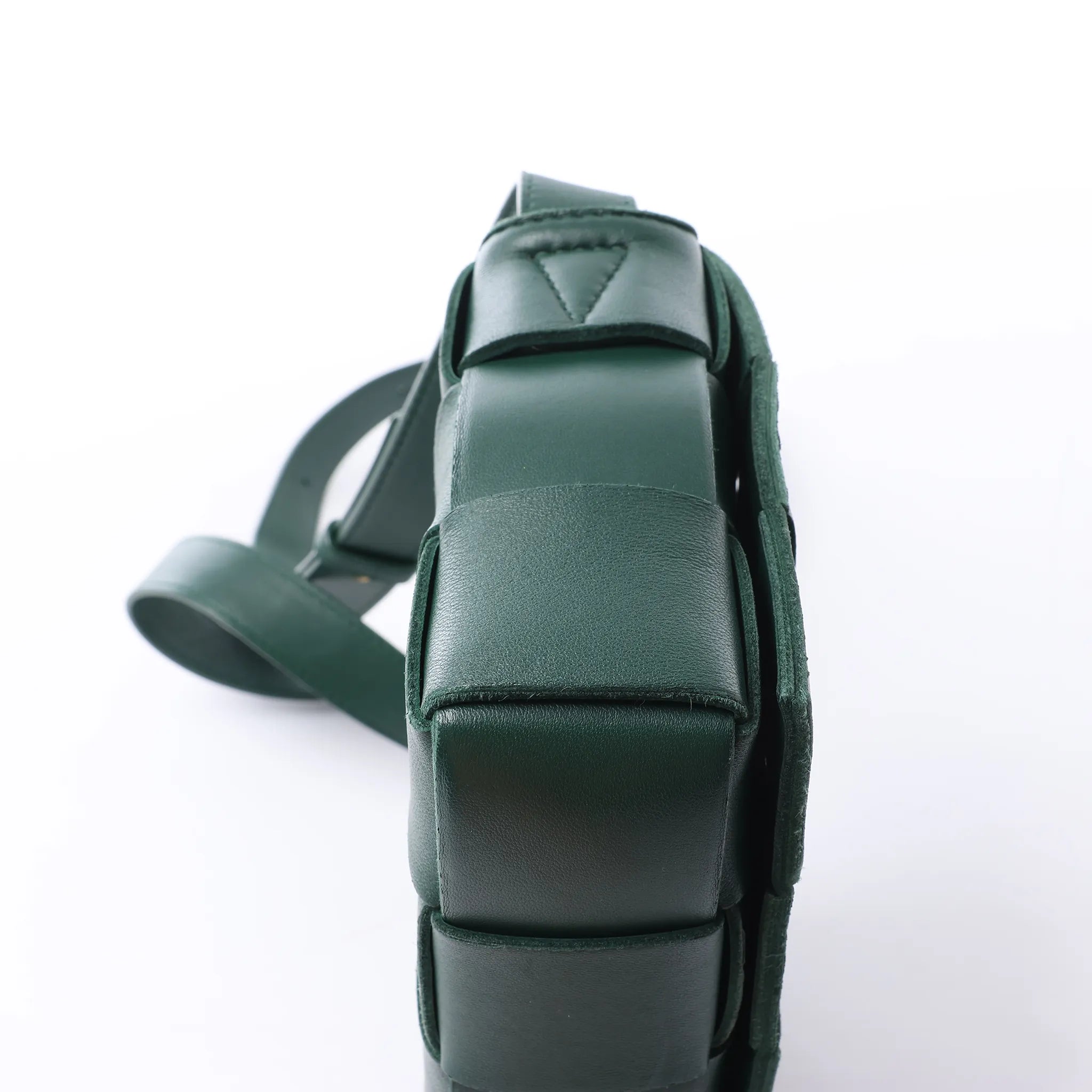 Bottega Veneta Cassette Maxi Intrecciato Leather Crossbody Bag in Green