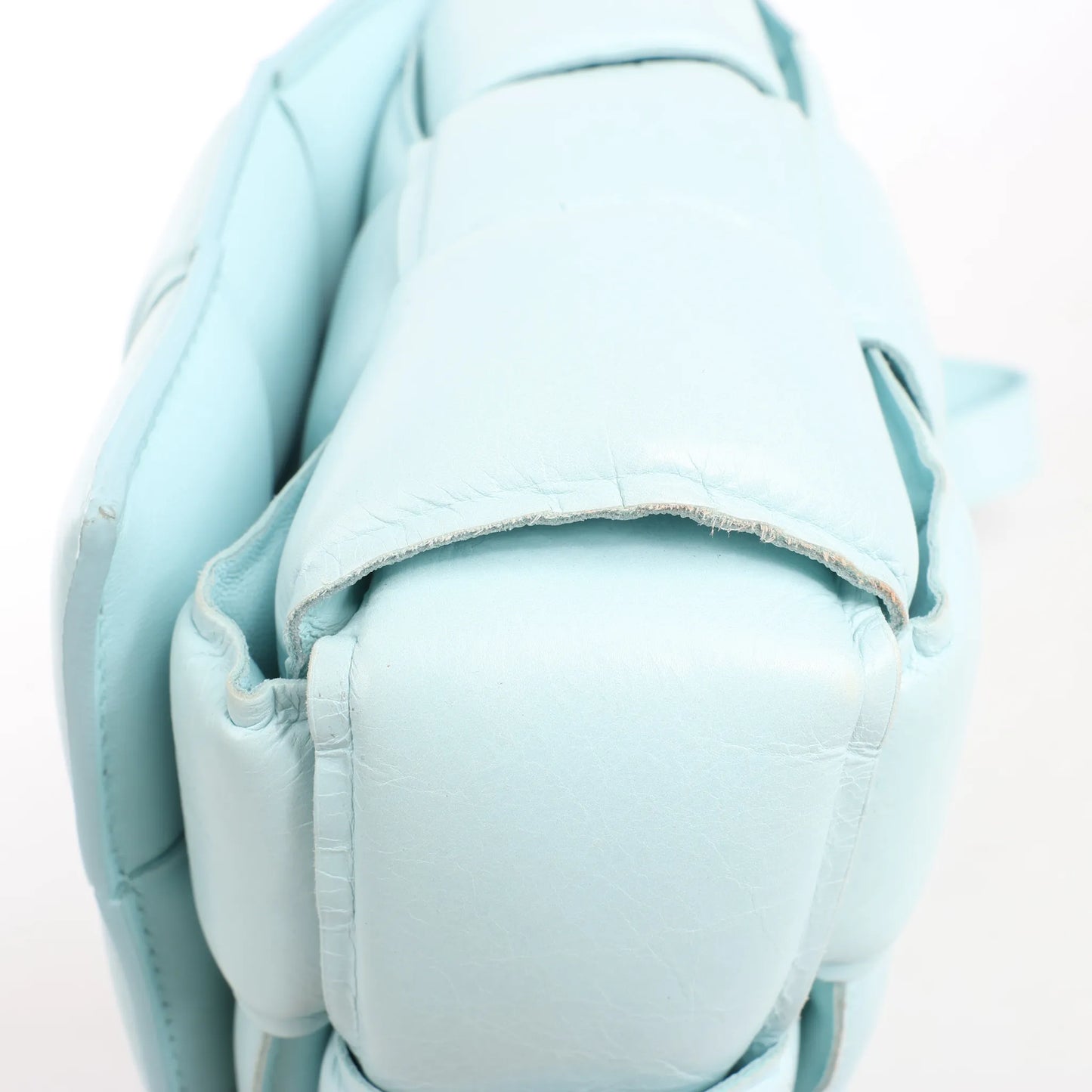 Bottega Veneta gepolsterte Kassetten-Maxi-Schultertasche aus Intrecciato-Leder in Blau