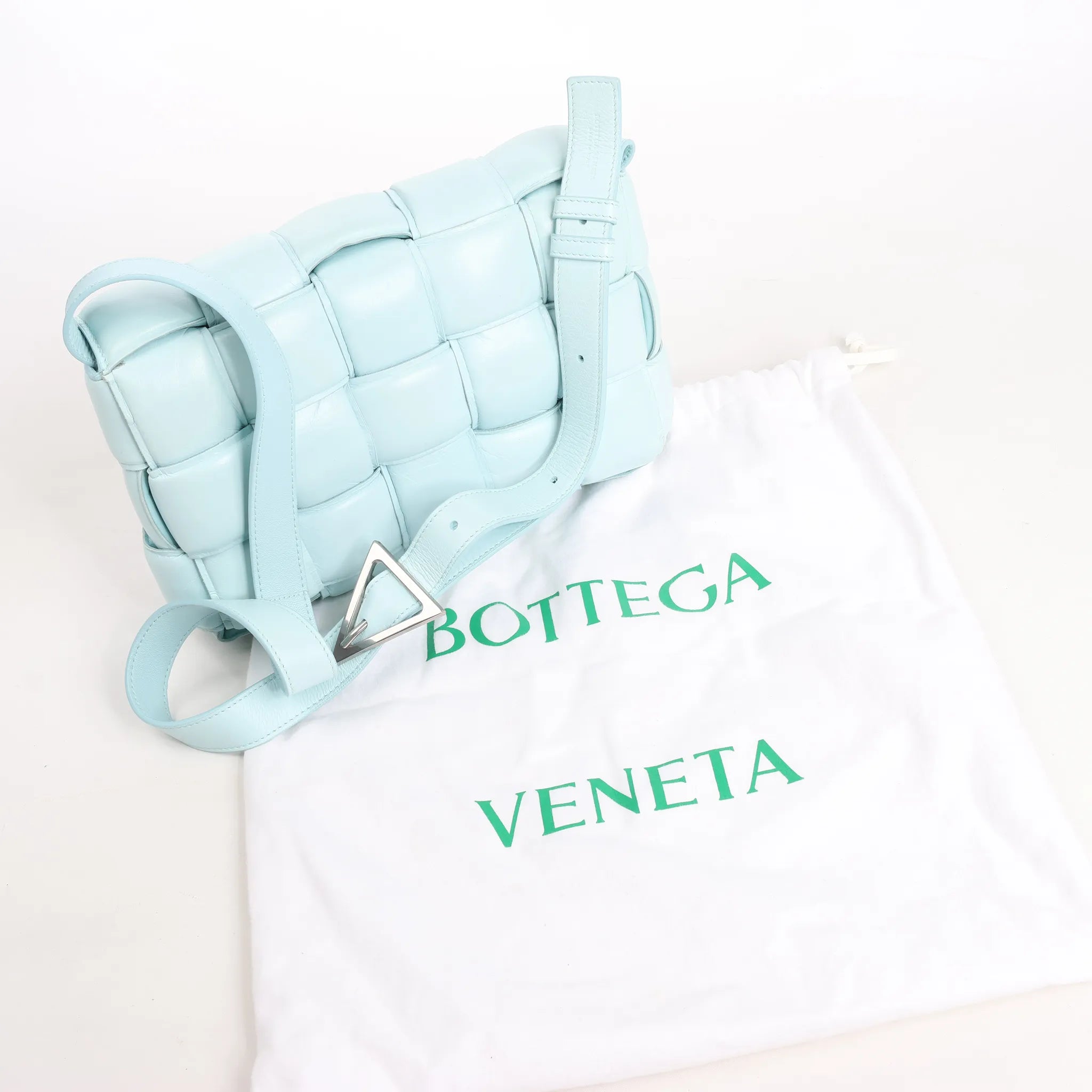 Bottega Veneta Padded Cassette Maxi Intrecciato Leather Shoulder Bag in Blue