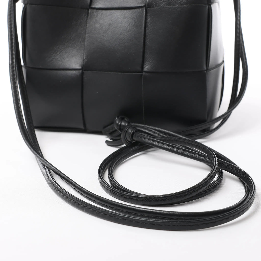 Bottega Veneta Cassette Mini Bucket Maxi Intrecciato Leather Handbag in Black