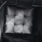 Bottega Veneta Cassette Mini Bucket Maxi Intrecciato Leather Handbag in Black