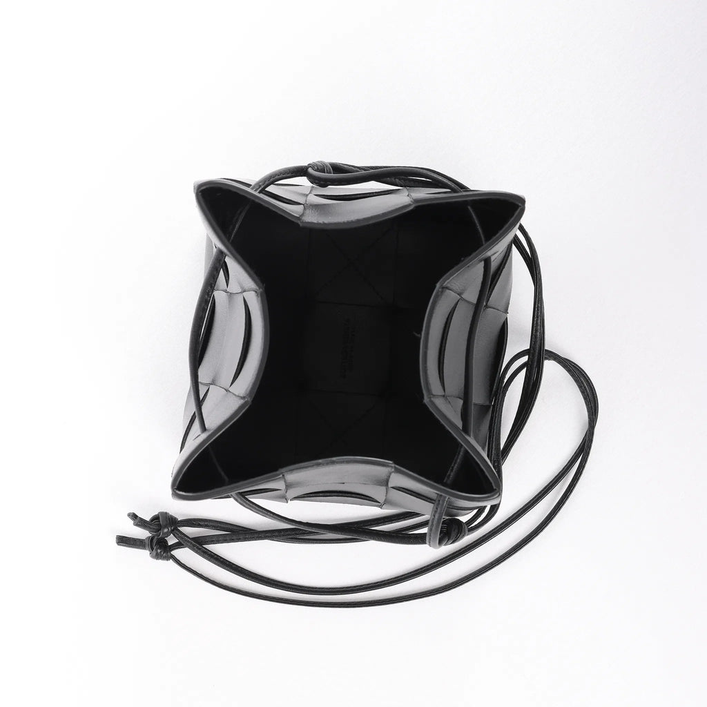 Bottega Veneta Cassette Mini Bucket Maxi Intrecciato Leather Handbag in Black
