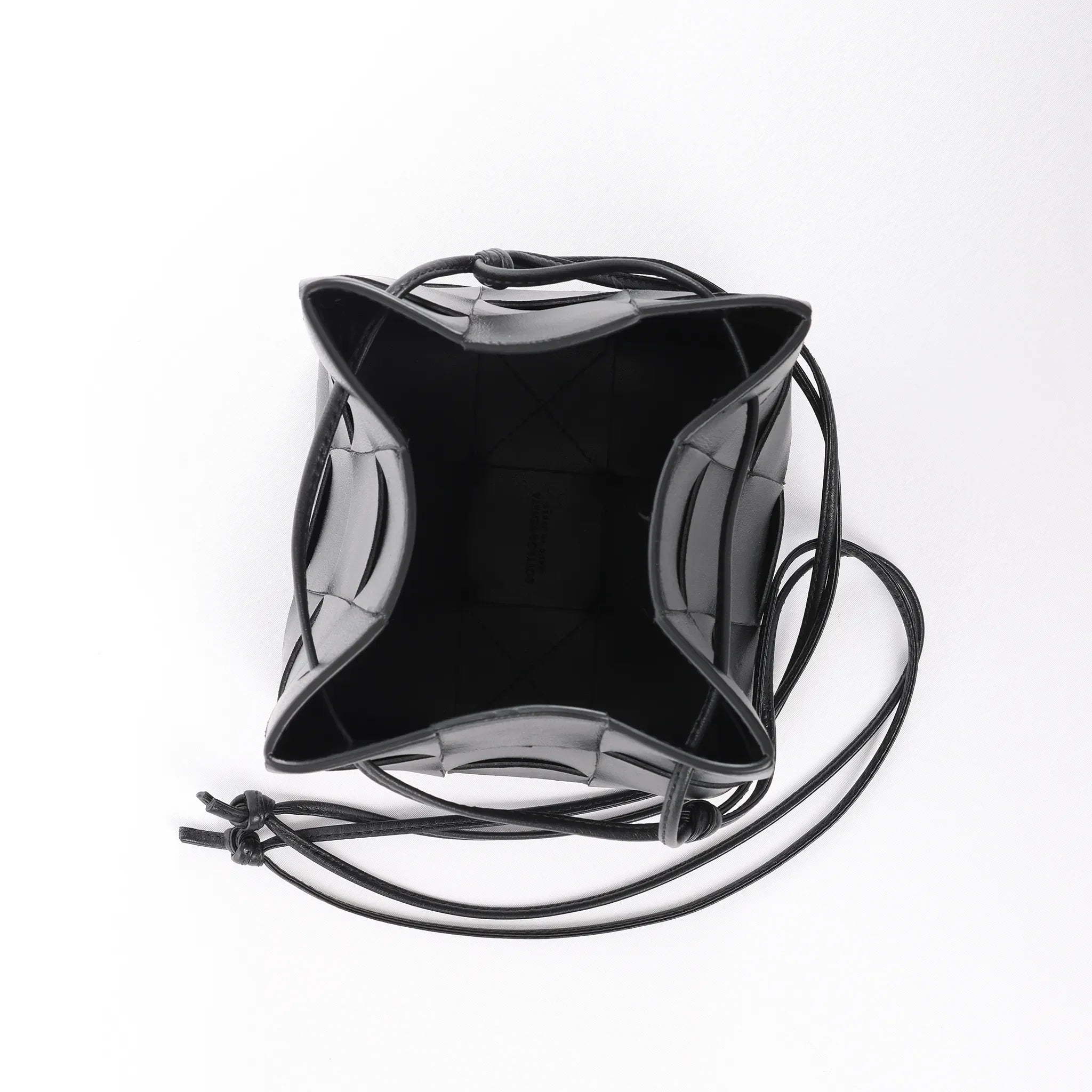 Bottega Veneta Cassette Mini Bucket Maxi Intrecciato Leather Handbag in Black
