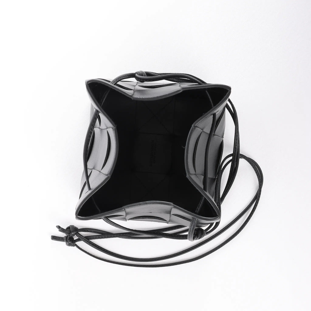 Bottega Veneta Cassette Mini Bucket Maxi Intrecciato Leather Handbag in Black