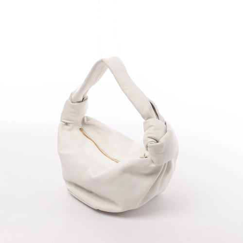 Minibolso de mano de piel con doble nudo de BOTTEGA VENETA en blanco