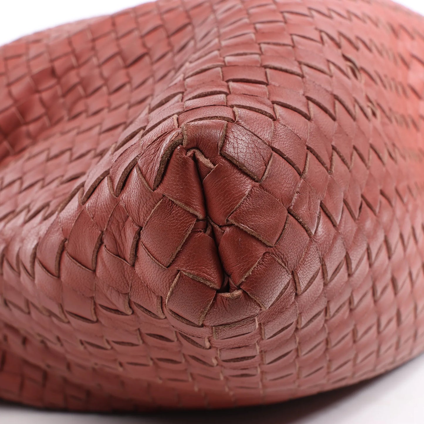 Bottega Veneta Intrecciato Leather Handbag in Dusty Red