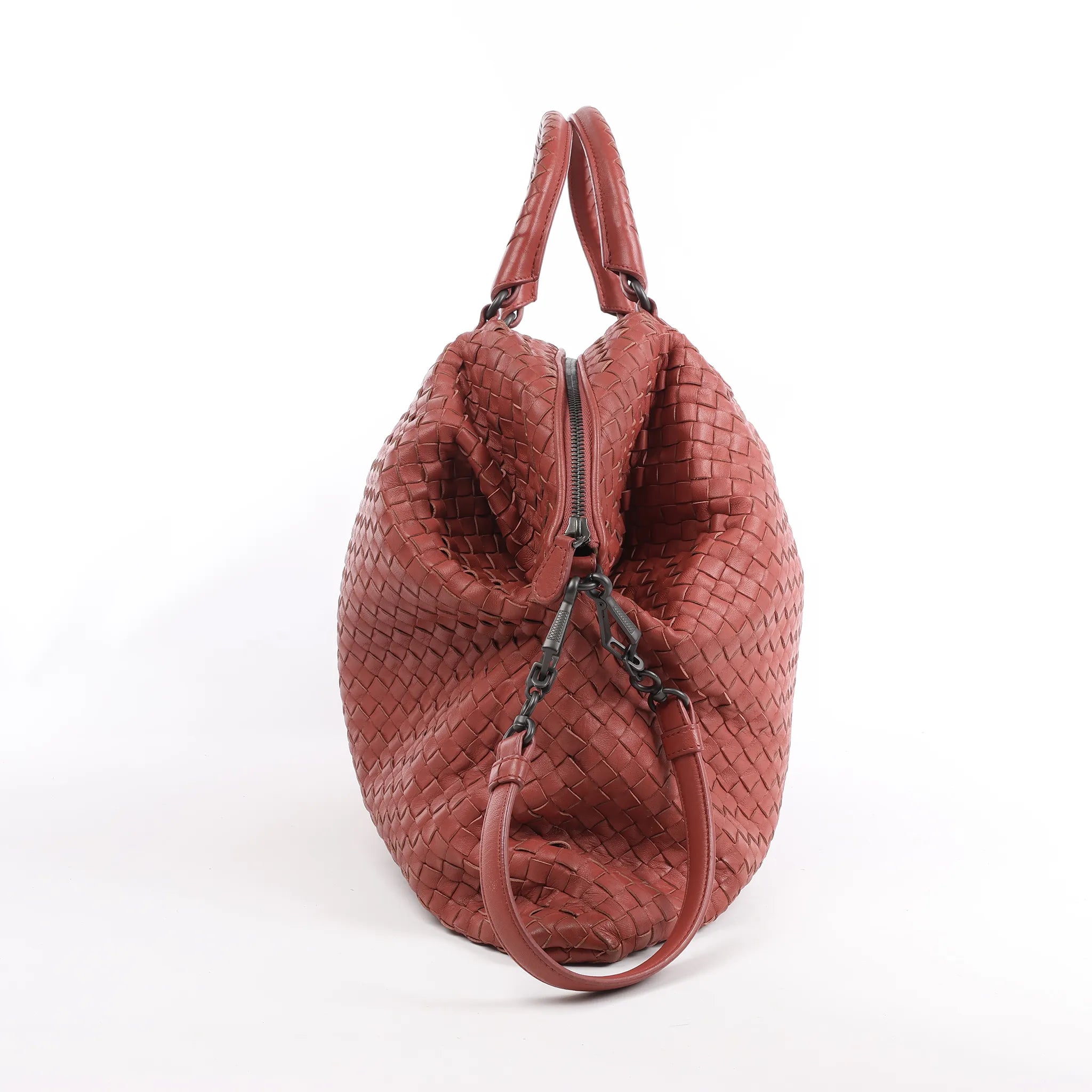 Bottega Veneta Intrecciato Leather Handbag in Dusty Red