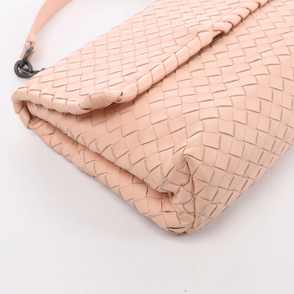 Bolso de hombro de cuero Intrecciato Bottega Veneta en rosa