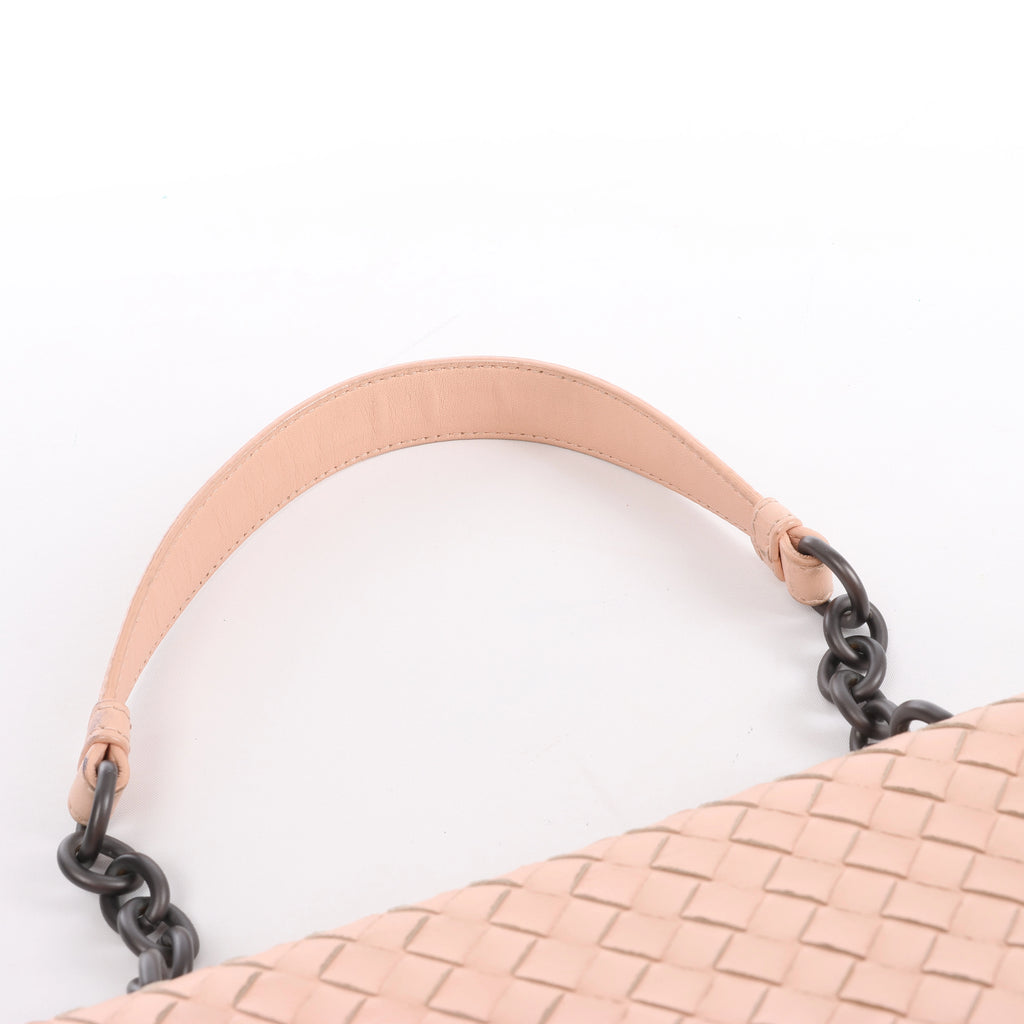 Bolso de hombro de cuero Intrecciato Bottega Veneta en rosa