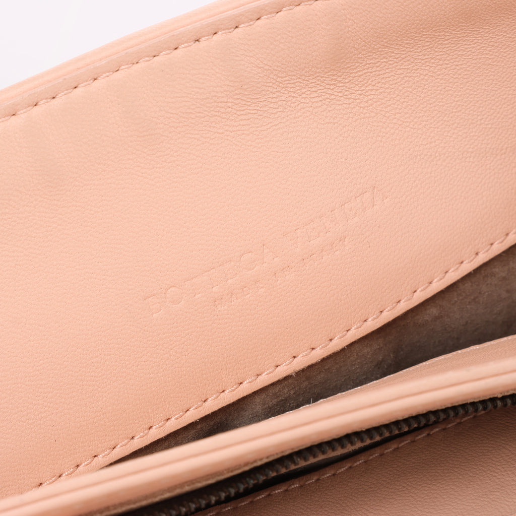 Bolso de hombro de cuero Intrecciato Bottega Veneta en rosa