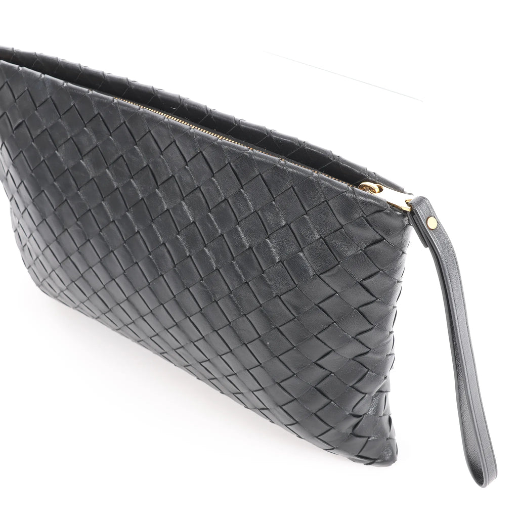 Bottega Veneta Intrecciato Leather Clutch bag in Black