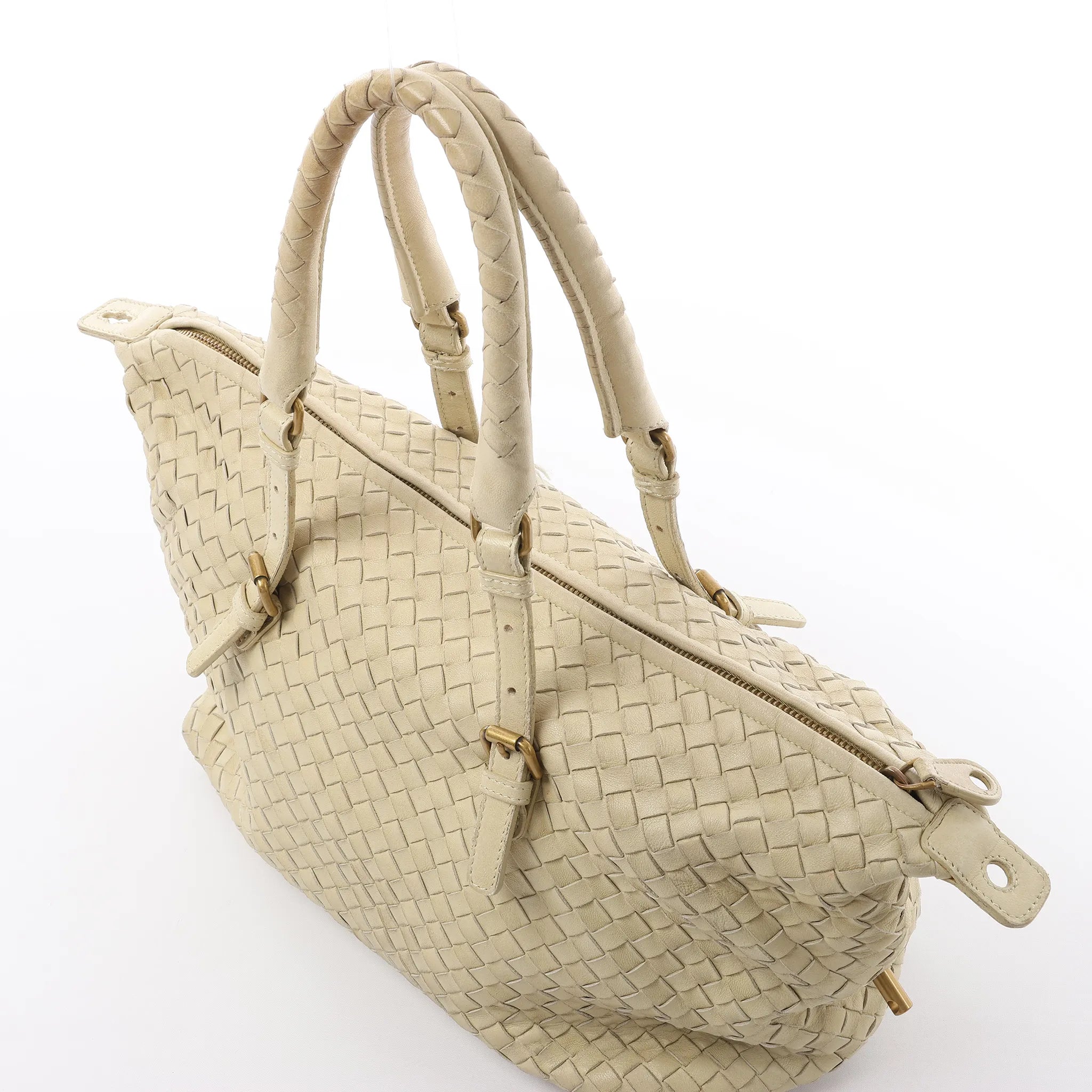 Bottega Veneta Montaigne  Intrecciato Leather Shoulder Bag in Beige 173398