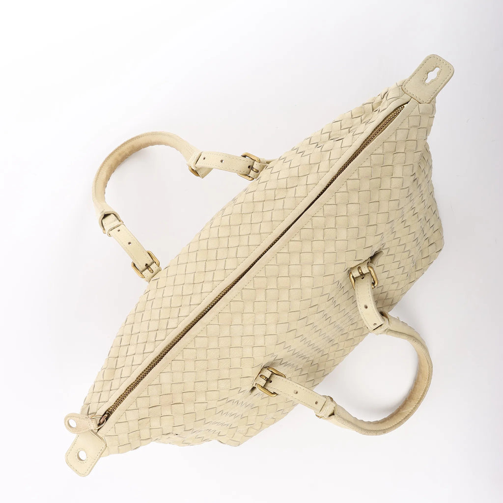 Bottega Veneta Montaigne  Intrecciato Leather Shoulder Bag in Beige 173398