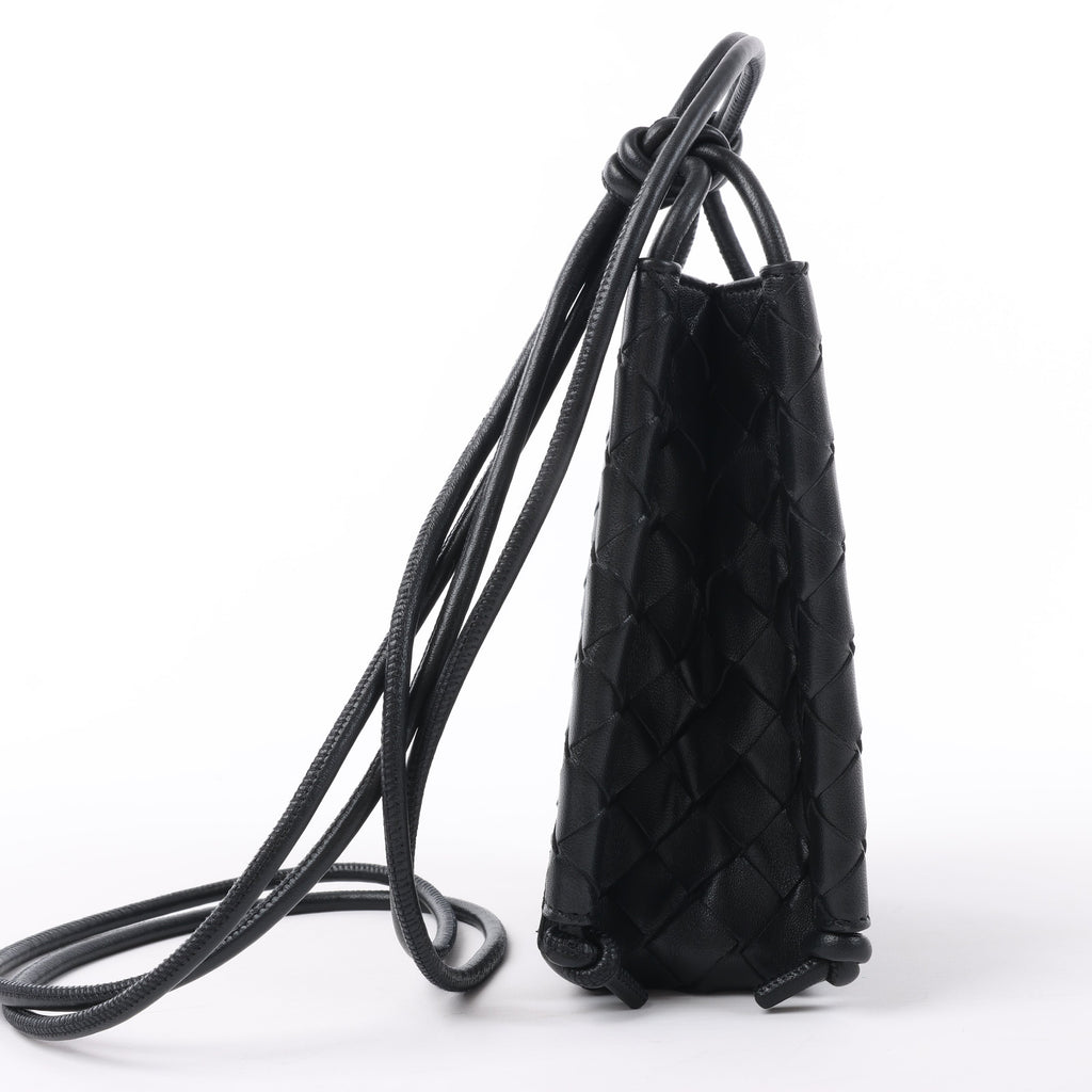 Bottega Veneta Intrecciato Leather Crossbody bag in Black