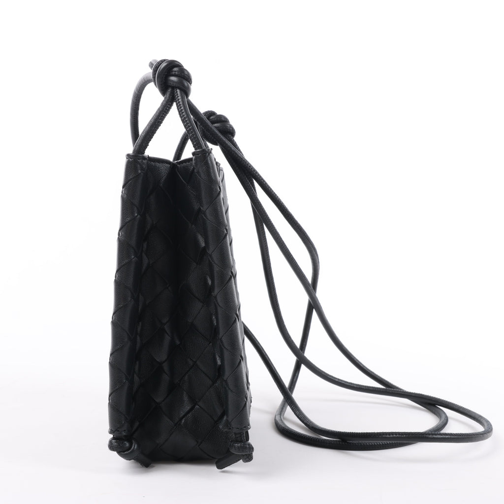 Bottega Veneta Intrecciato Leather Crossbody bag in Black