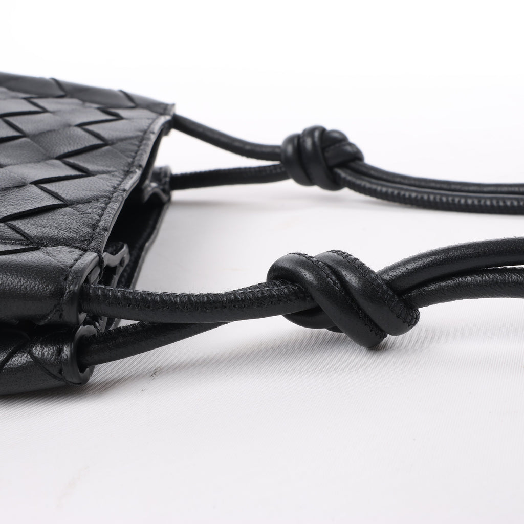 Bottega Veneta Intrecciato Leather Crossbody bag in Black