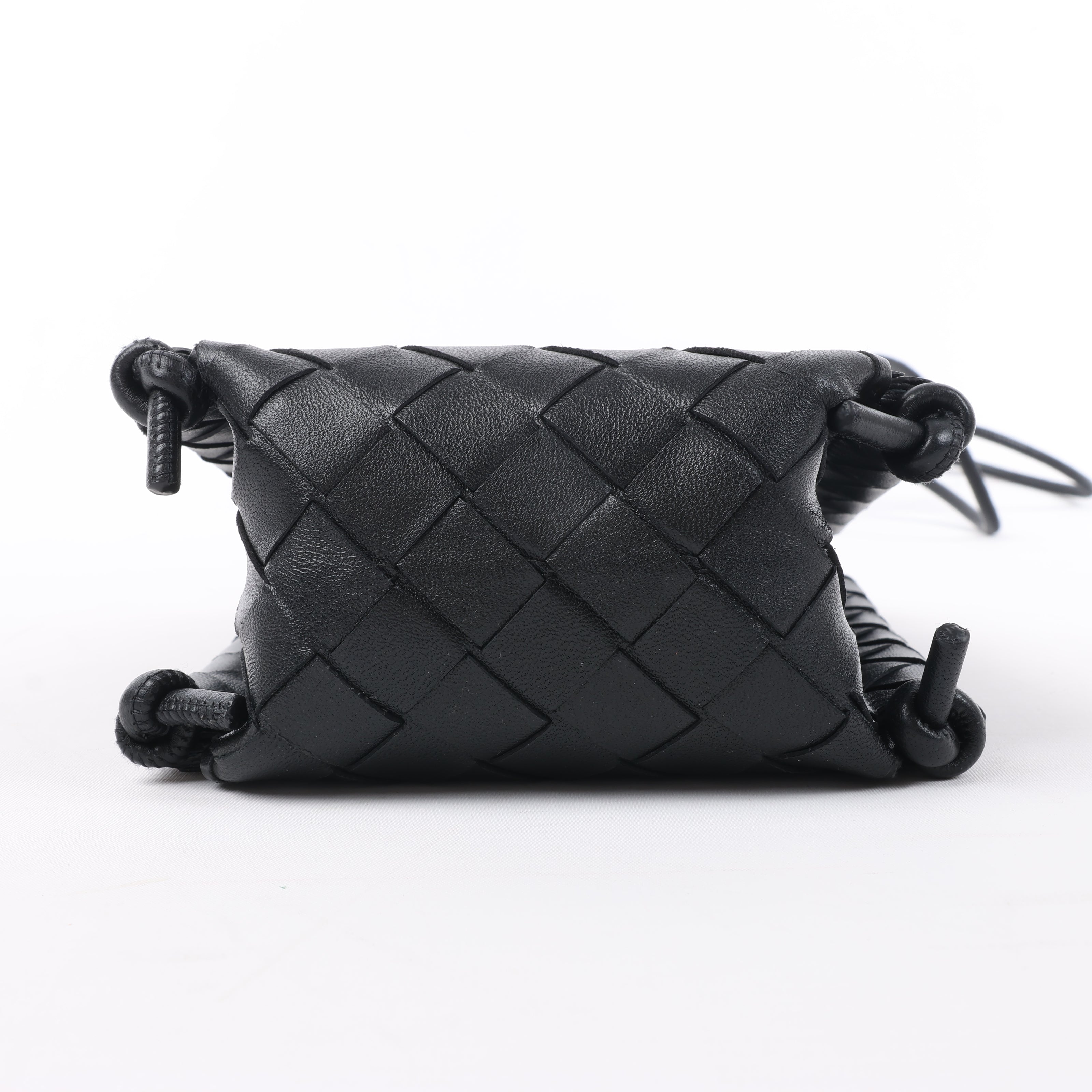 Bottega Veneta Intrecciato Leather Crossbody bag in Black