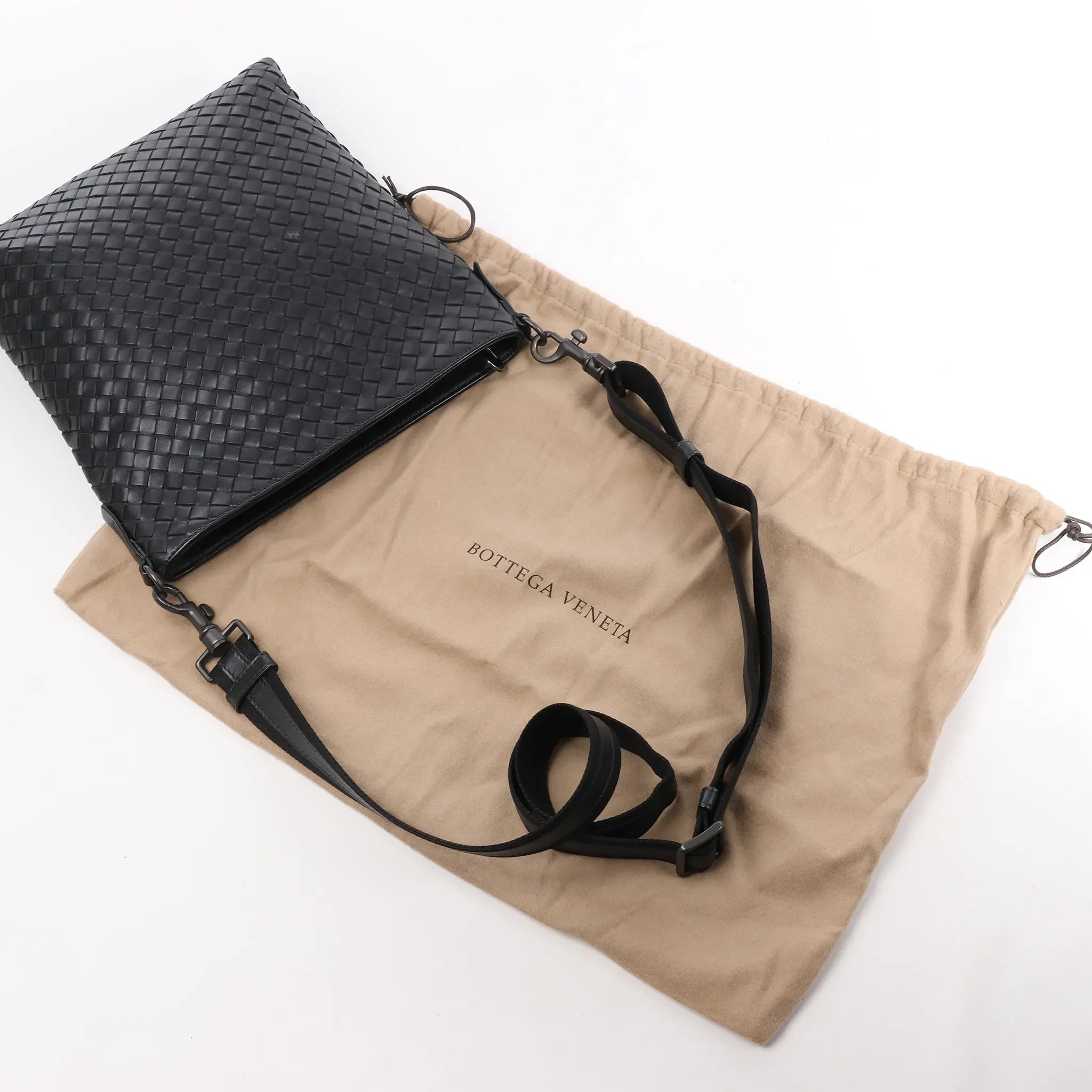 Bottega Veneta VN Intrecciato Leather Crossbody Messenger Bag in Black