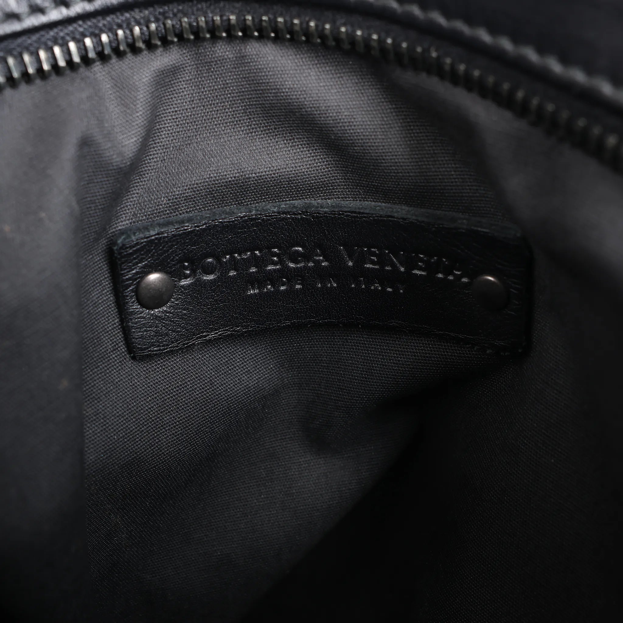Bottega Veneta VN Intrecciato Leather Crossbody Messenger Bag in Black