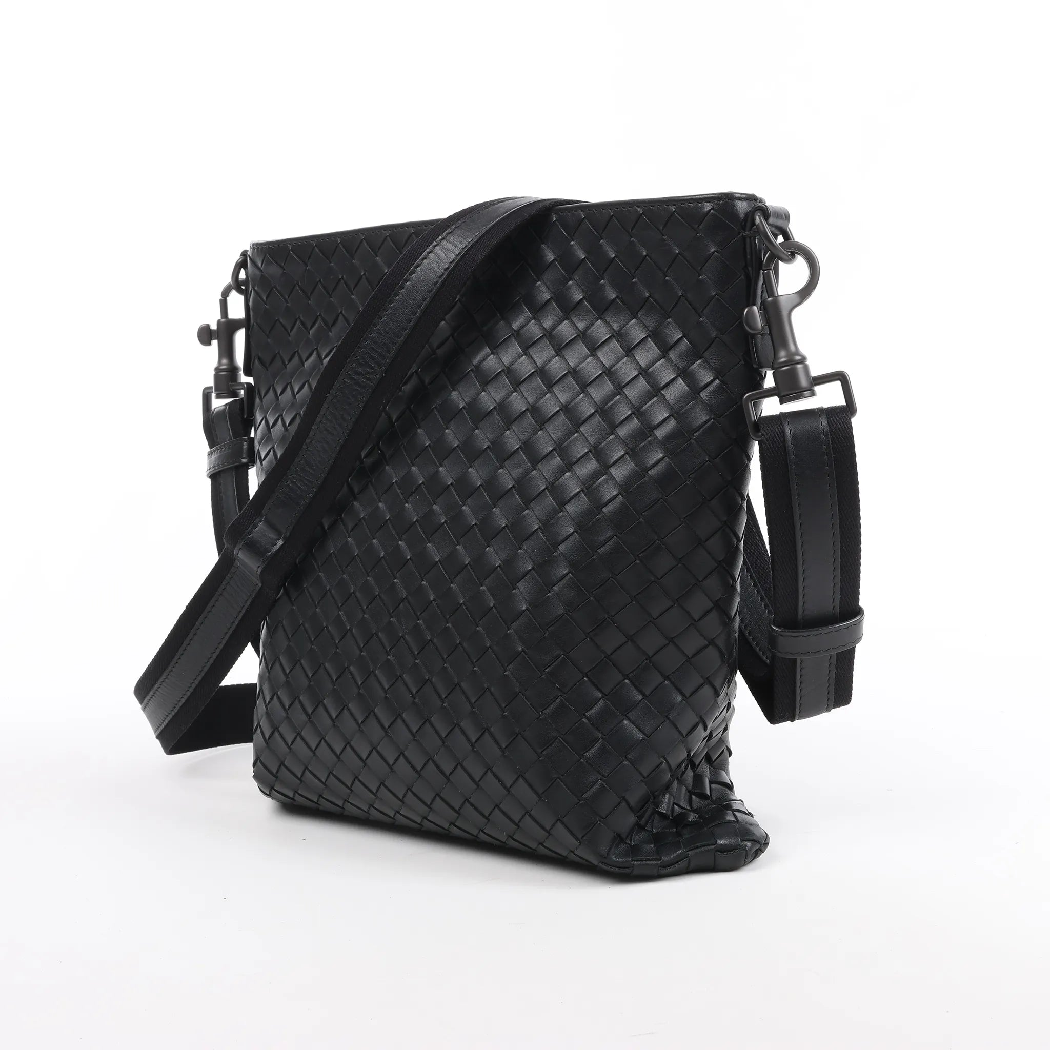 Bottega Veneta VN Intrecciato Leather Crossbody Messenger Bag in Black