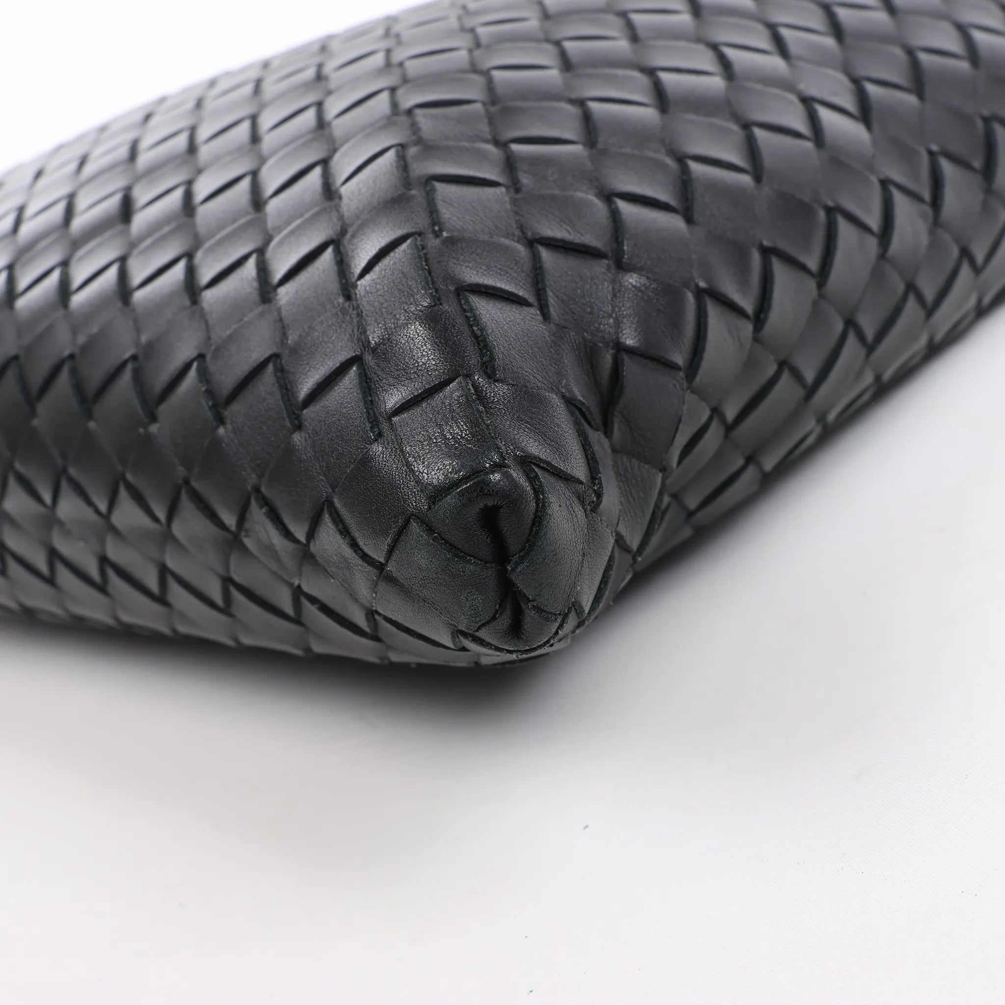 Bottega Veneta VN Intrecciato Leather Crossbody Messenger Bag in Black