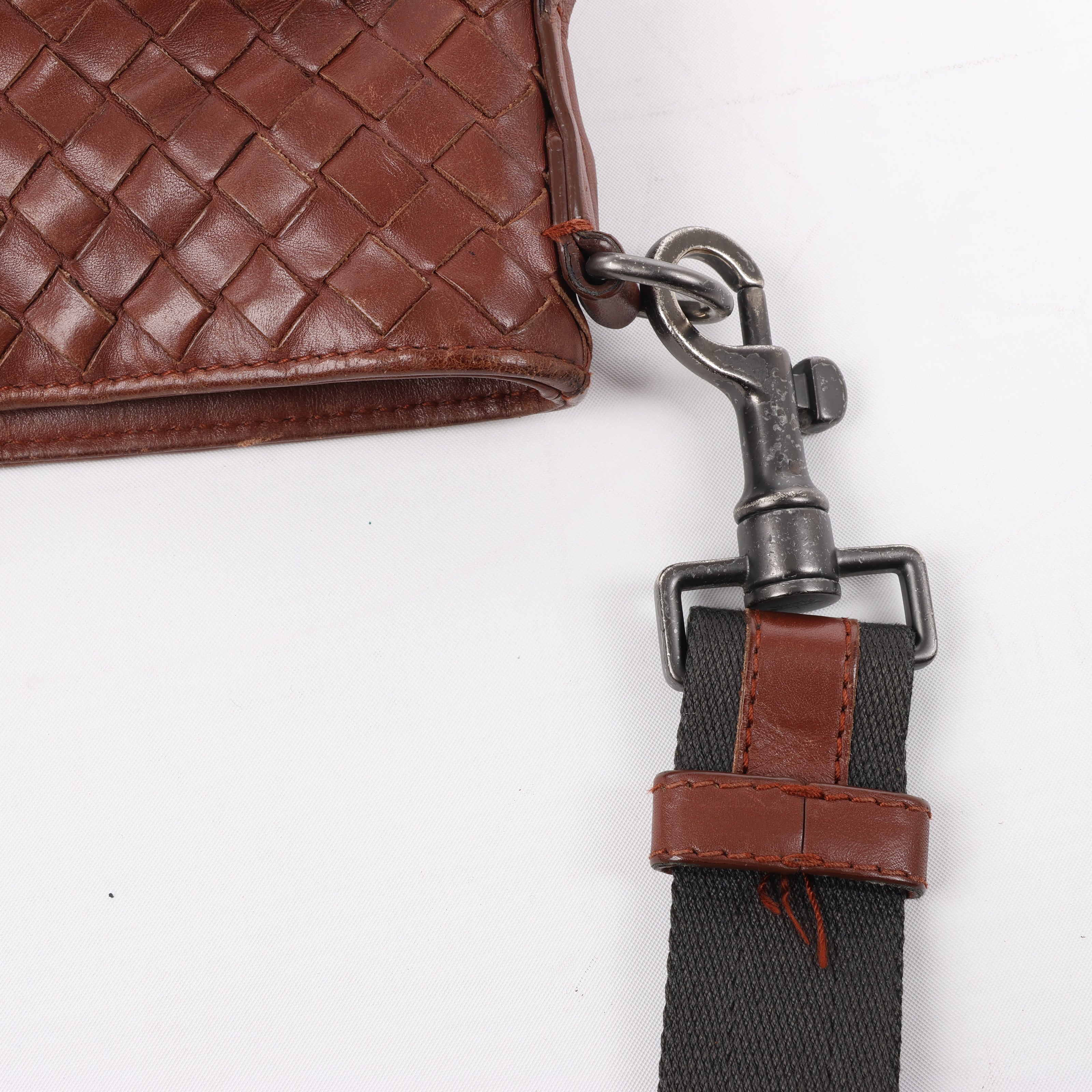 Bottega Veneta Nappa Intrecciato VN Crossbody Messenger Bag in Brown